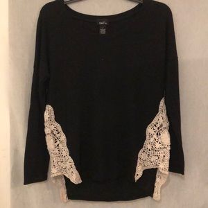 Rue21 size m long sleeve shirt with crochet sides